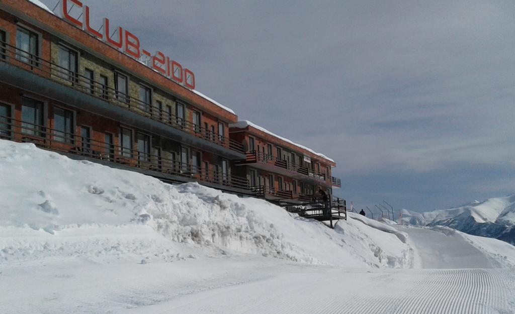 Hotel Club-2100 Gudauri Bagian luar foto